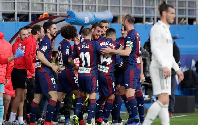 4, 那不勒斯客场惨败遭遇赛季首挫  