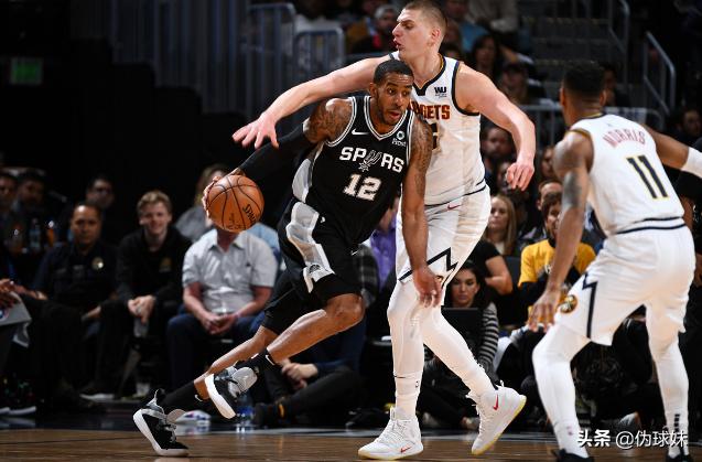  老鹰核心穆雷交易加盟马刺  